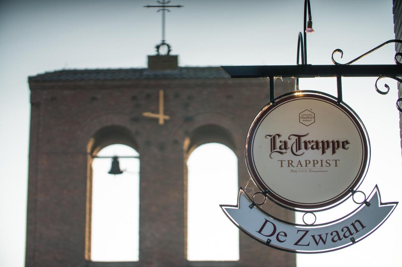 Hotel De Zwaan Schoondijke Esterno foto