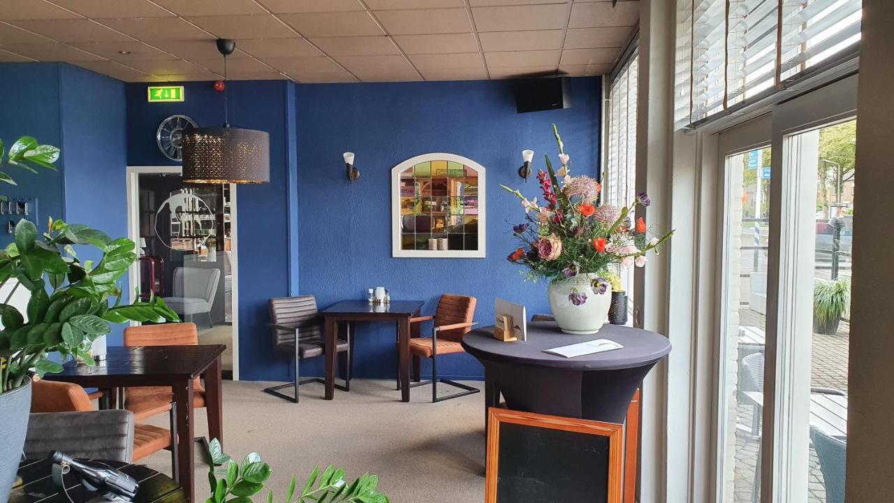 Hotel De Zwaan Schoondijke Esterno foto