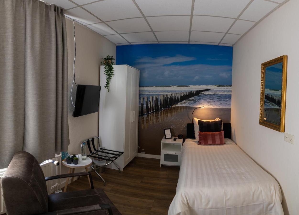 Hotel De Zwaan Schoondijke Esterno foto