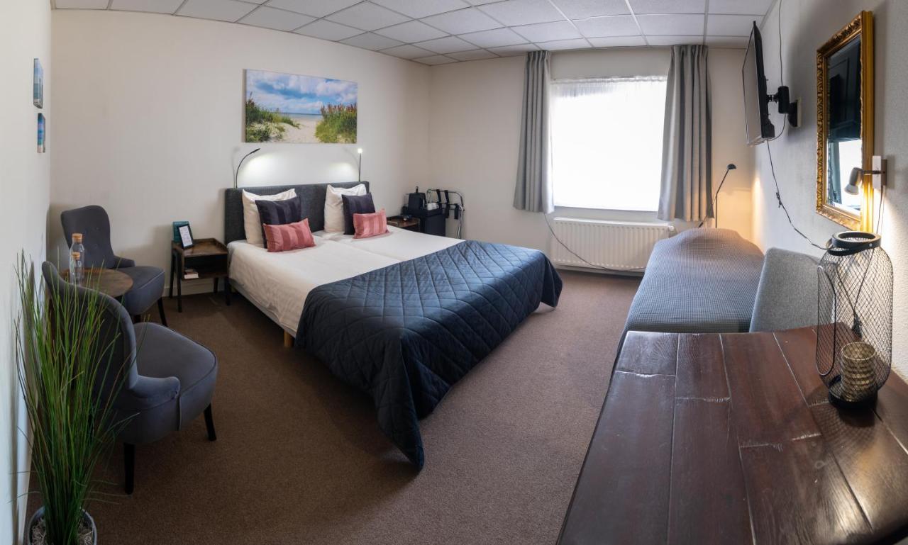 Hotel De Zwaan Schoondijke Esterno foto