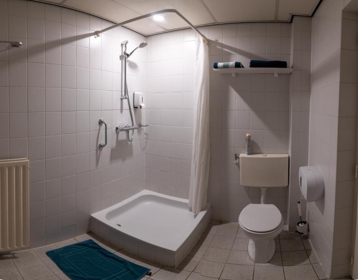 Hotel De Zwaan Schoondijke Esterno foto